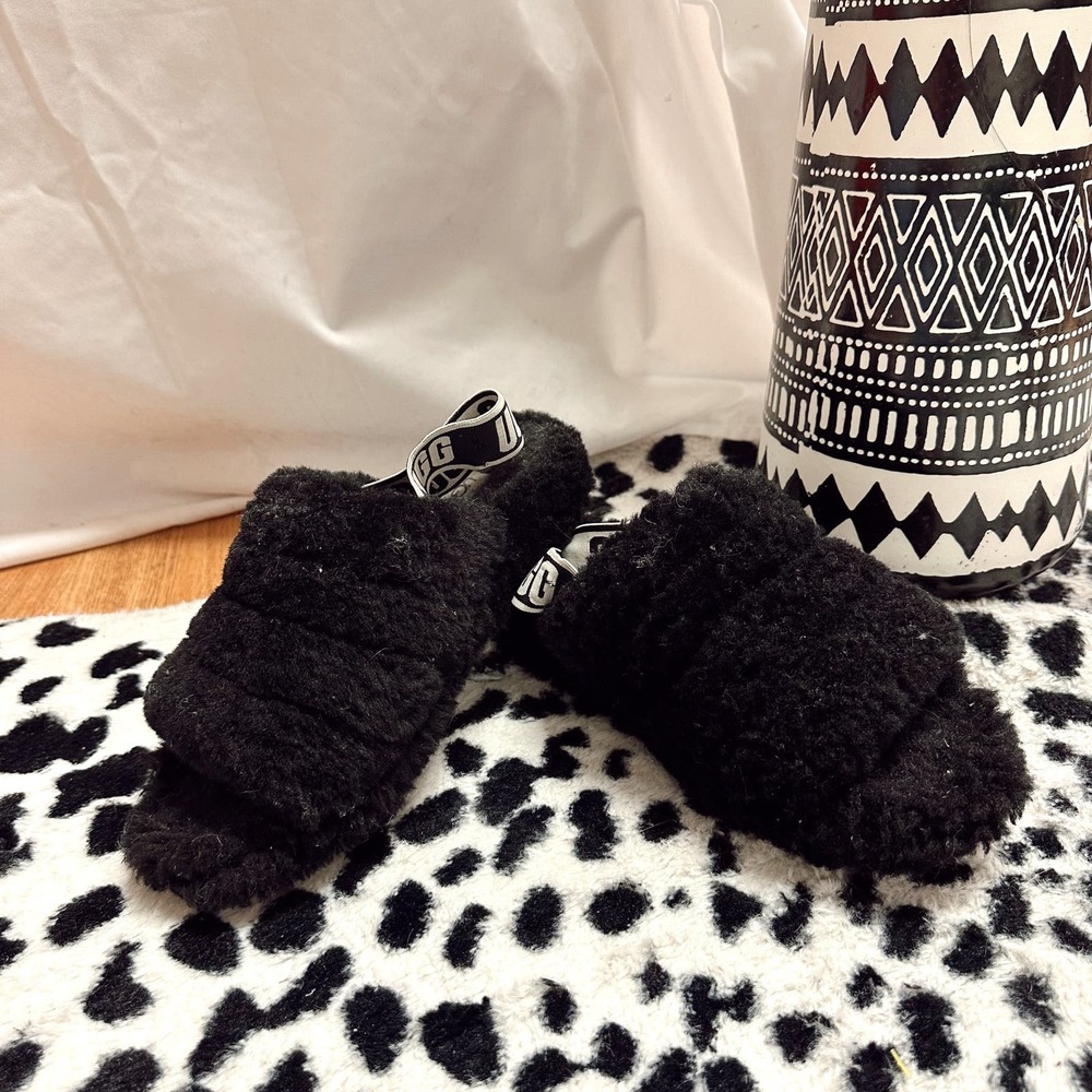 UGG Slip On Cozy Fluff Yeah Slide Black Size 7